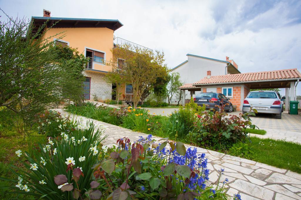Apartments Nela Póla Kültér fotó